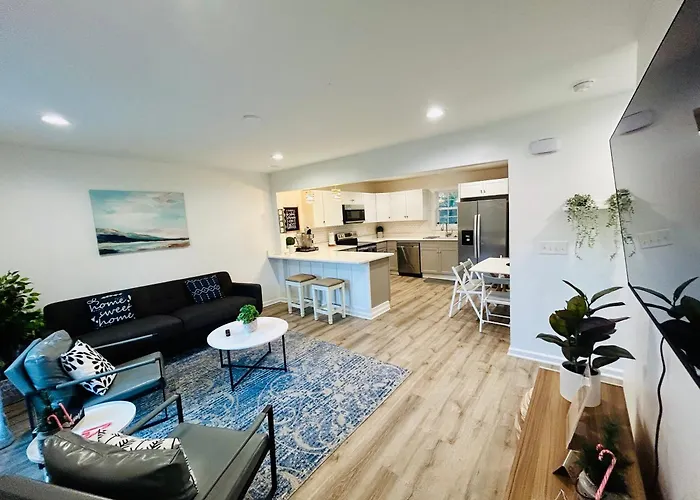 Modern Home Near Uptown Clt, Airport And More Charlotte