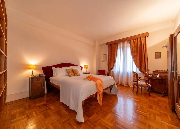 Golden Renaissance Apartment Florence