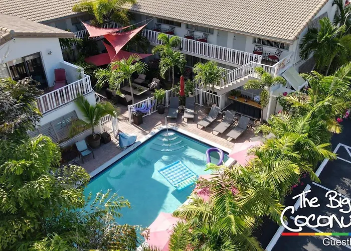 The Big Coconut Guesthouse - Gay Men'S Resort Fort Lauderdale