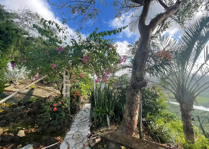 Amazing Mountain Top Home With Pool Marigot Bay
