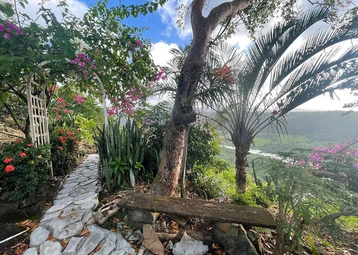 Amazing Mountain Top Home With Pool Marigot Bay
