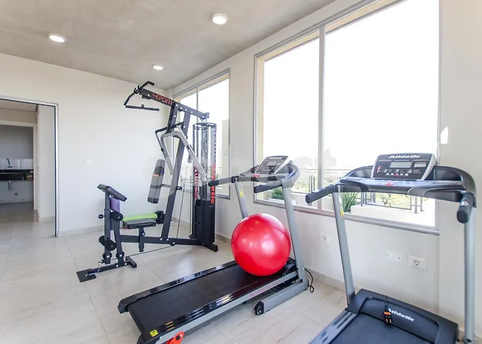 Comfortable Minimalist Villa Morra Apartment Asunción