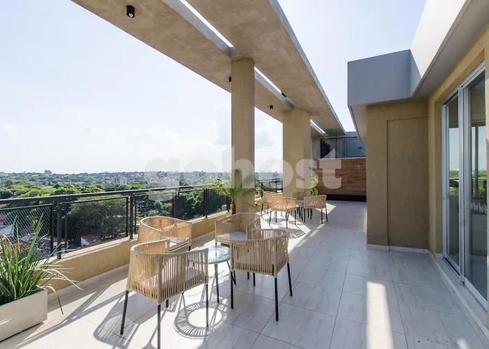 Comfortable Minimalist Villa Morra Apartment Asunción
