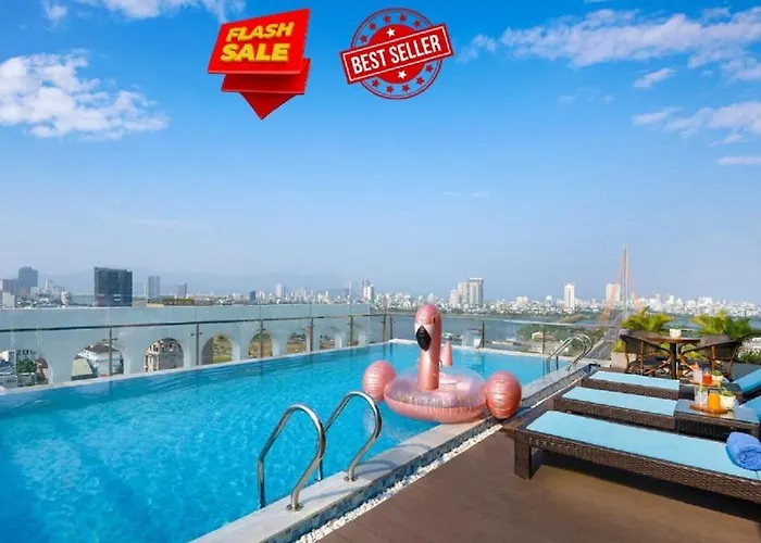 Gold Plaza Hotel - Located Just 100M From The Walking Street Danang