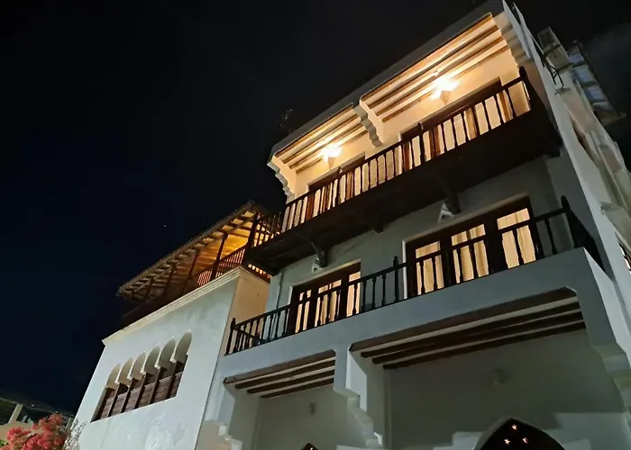 Pwani House - Lamu Seafront Hotel