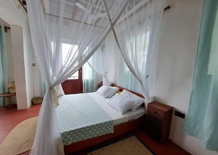 Pwani House - Lamu Seafront Hotel