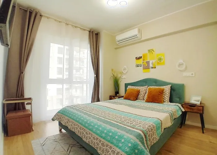 Sunshine - New & Quiet 1Br Apt, Business Area, Close To Airport, Highway A3, Subway Bucharest