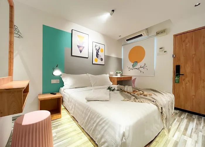 Apple 1 Hotel Gurney George Town
