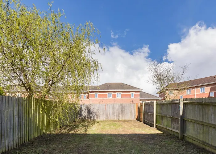 Newly Renovated - 4 Bedroom Anchor House - Close To Jq, Birmingham City Centre - Groups & Contractors