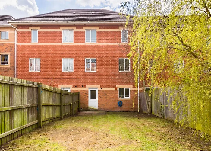 Newly Renovated - 4 Bedroom Anchor House - Close To Jq, Birmingham City Centre - Groups & Contractors