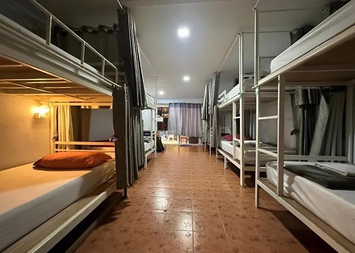 Hangover Hostel Phi Phi Islands