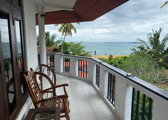 Unawatuna Beach Bunglow