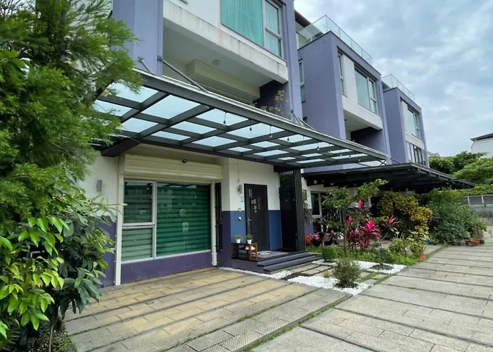 Luodong Warm House Bed & Breakfast
