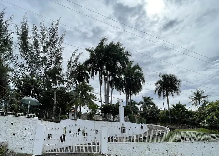 The Lodge @ Peaceful Palms Montego Bay