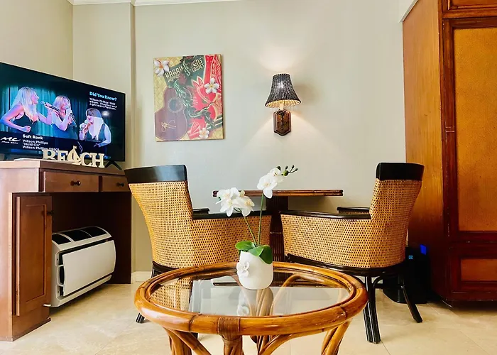 Aloha Gem Studio - Sleek Kitchen, Luxe Amenities & Fast Wi-Fi Honolulu