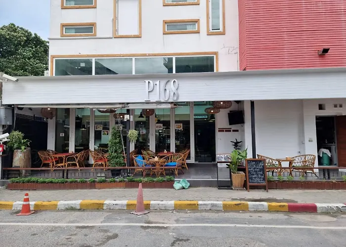 P168 Hostel Samui Chaweng 