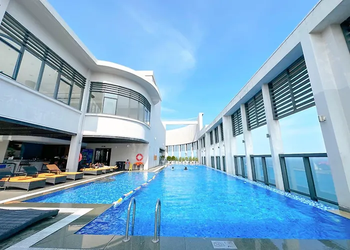 Luxury Apt Opposite Mykhe Beach Danang