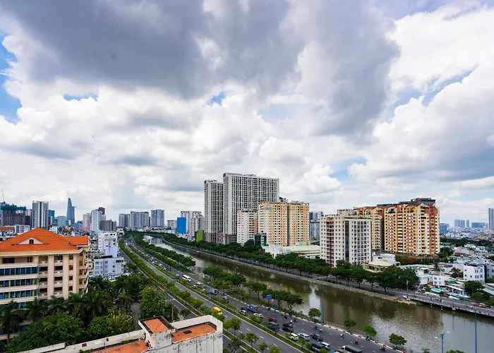Luxury Living In The Heart Of D1/3Br/Infinity Pool Apartment Ho Chi Minh City