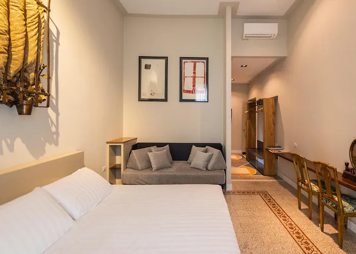 Atelier Ines Arts & Suites Naples