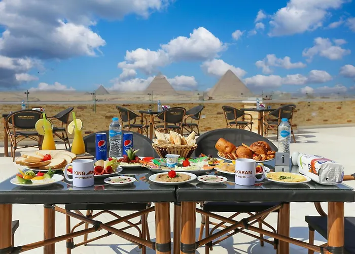 Venus Pyramids Inn Rooftop Access & Free Breakfast Kafret el-Gabal