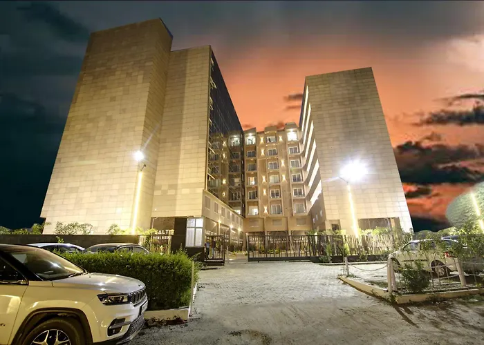 Saltstayz Premier - Golf Course Extension Road Gurgaon