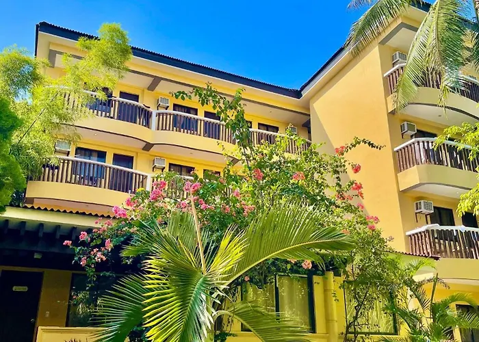 Bamboo Beach Resort & Restaurant Manoc-Manoc