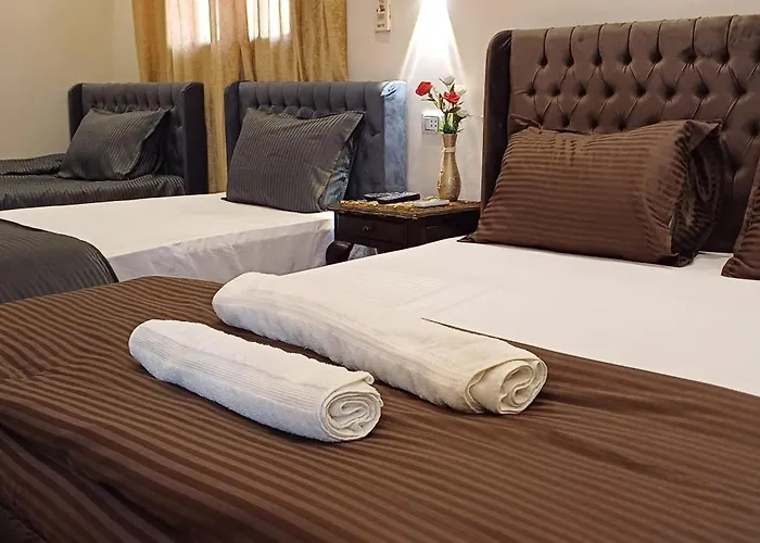Yoya Pyramids Kingdom Inn Kafret el-Gabal