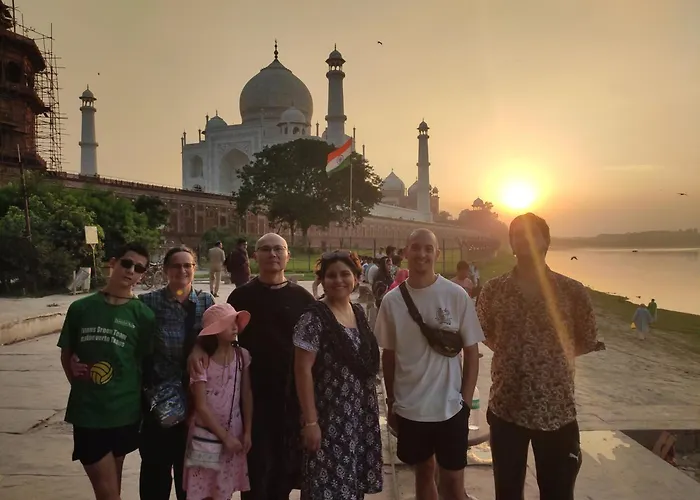 Zigzag Homestay Agra 