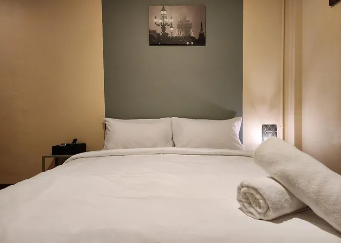 The Travellers House - Pet Friendly Accommodation Bangkok