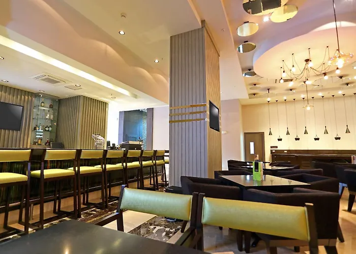 Hampton By Hilton Panama Hotel