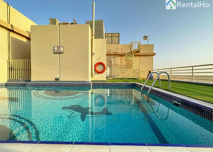 Quiet Studio With Balcony And Roof Top Pool In Dubai Marina