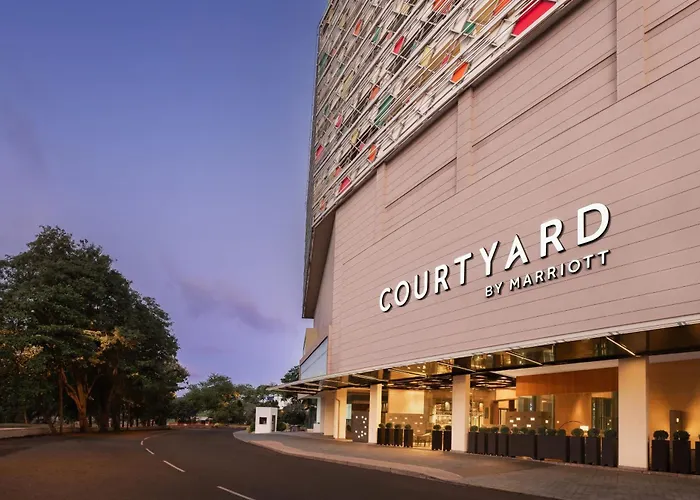 Courtyard By Marriott Colombo Hotel