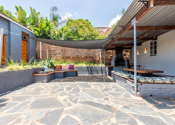 House Firefly Muckleneuk - Furnished House Villa Pretoria