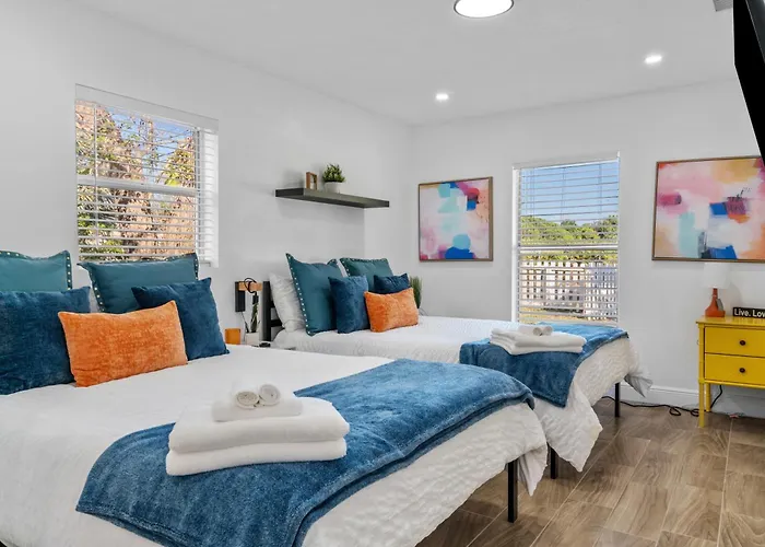 Modern 4Br South Tampa Home Yard Near The Bay