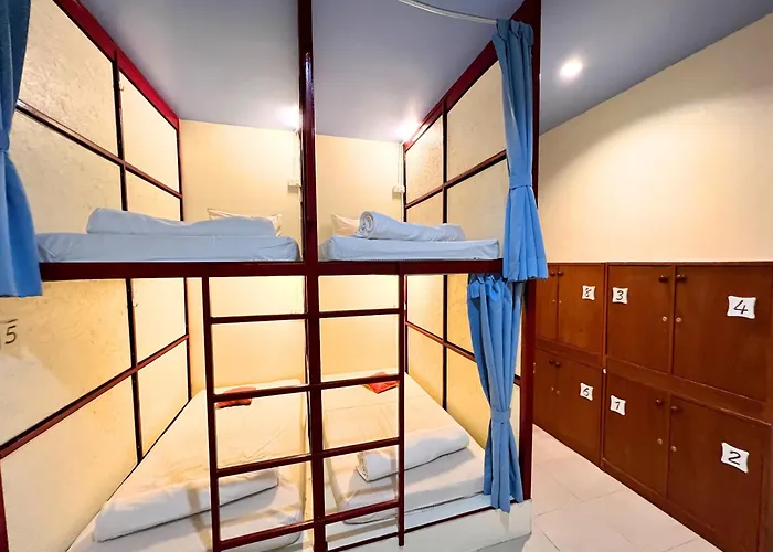Sleepy Station Hostel Kata Beach 
