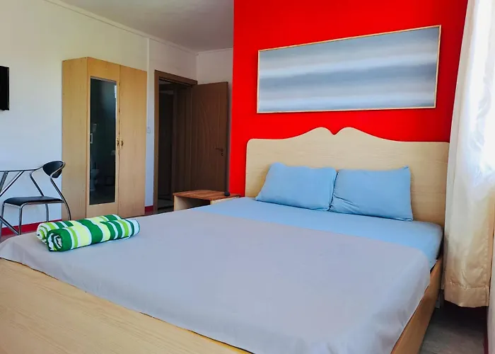 Spacious Private Rooms With Communal Kitchen Grande Gaube