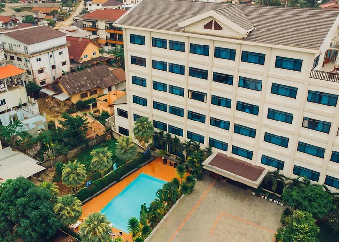 Sisombat Plaza Hotel Vang Vieng