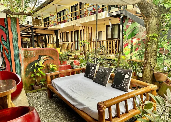 Lazy Dog Bed & Breakfast Balabag 