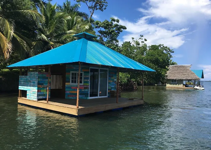 El Toucan Loco Floating Lodges Tierra Oscura