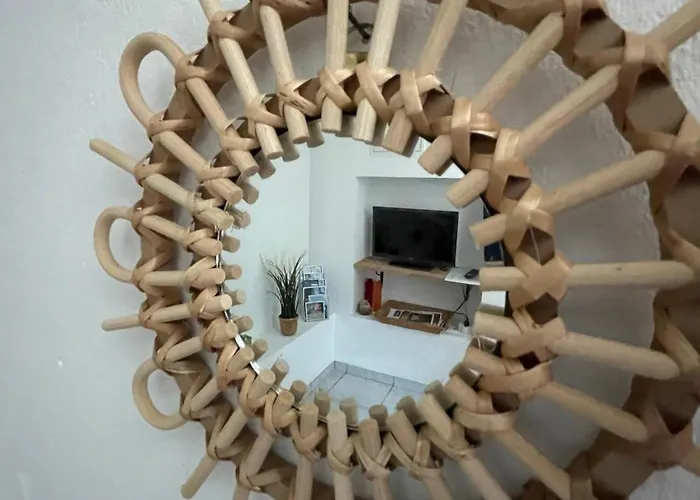 Gemuetliche Moeblierte Souterrain Wohnung Hannover
