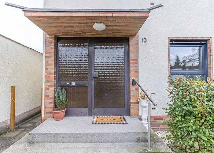 Comfy Apartment Mit Garten In Koeln
