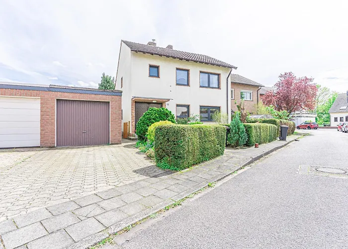 Comfy Apartment Mit Garten In Koeln