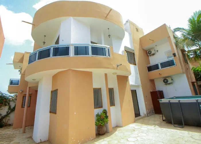 "O Soleil" Une Villa Moderne Dans Un Quartier Paisible Du Centre De Saly