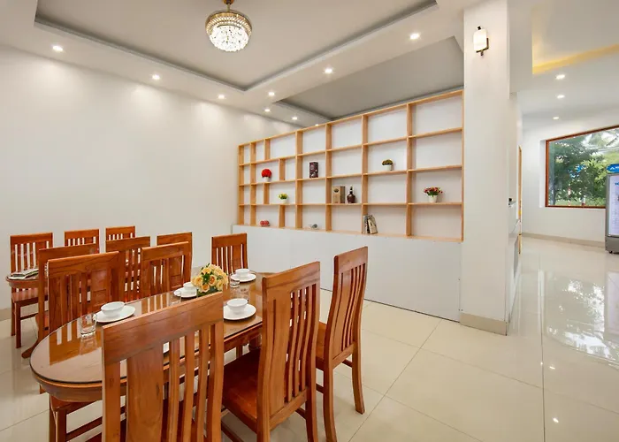 Hanoi Airport Suites Hostel & Travel Phu lo Dong