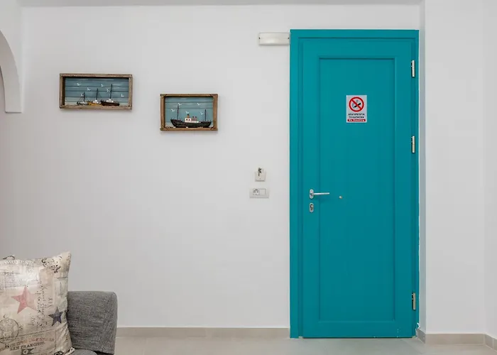 Nikolas Hotel Karterados 