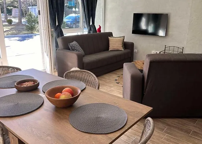 Aja Apartman Family Lux Divcibare