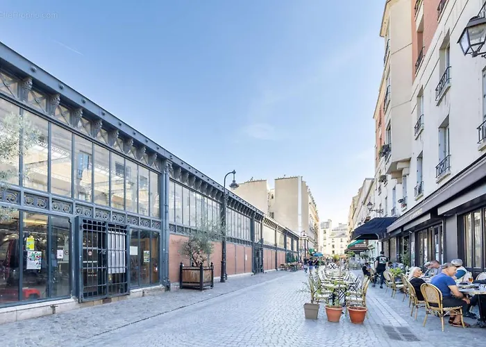 Appartement Entier Avec Balcon Sur Cour A Paris