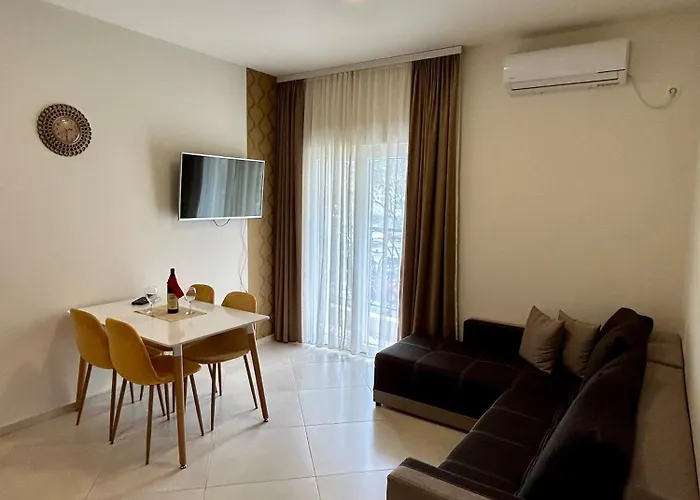 Apartments Tomic Bečići