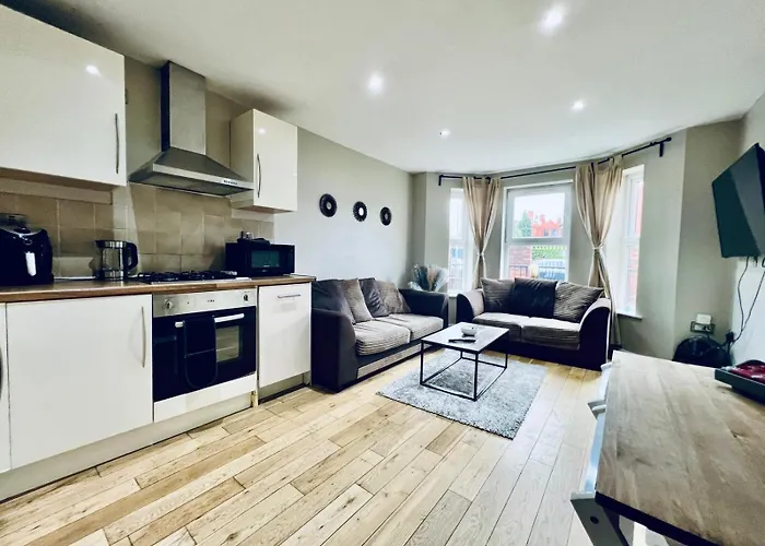 Lovely 4 Bed Manchester