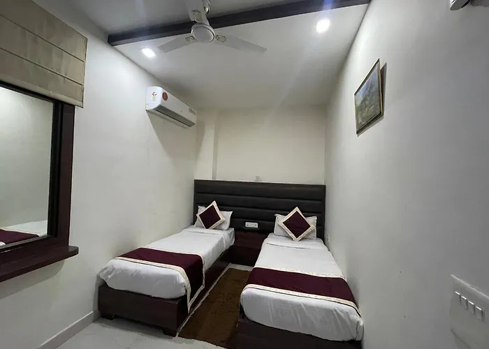 Hotel Opal Courtyard Agra 